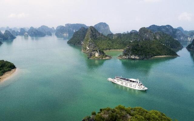 Paradise Grand Cruise Lan Ha Bay