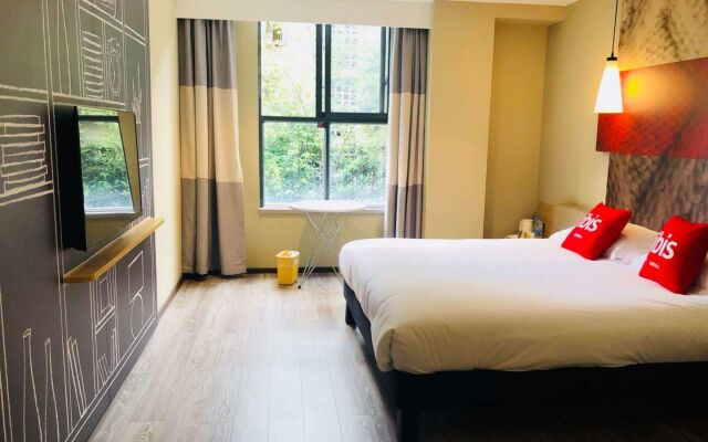 ibis Chengdu East Railway Station Hotel