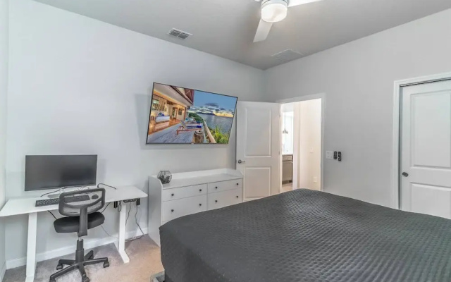 3285 Windsor Island