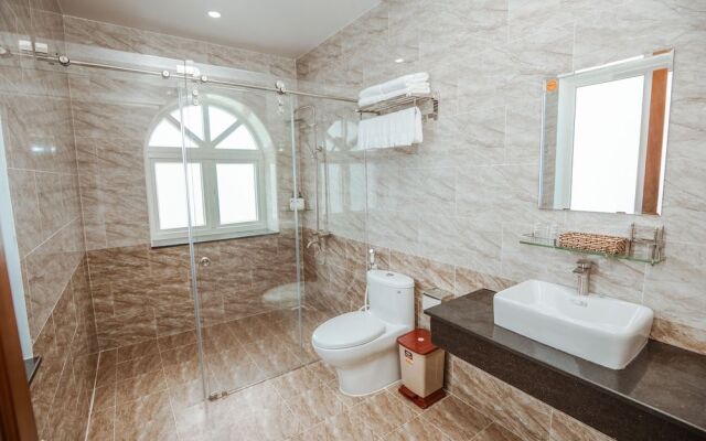 RedDoorz Premium Anh Duc Da Lat Hotel