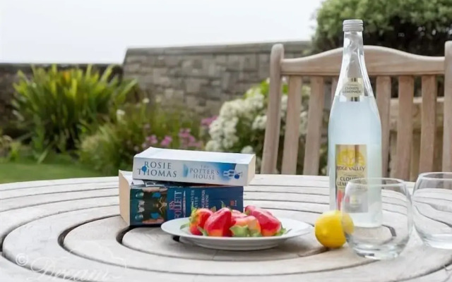 Beach View Apartment 2