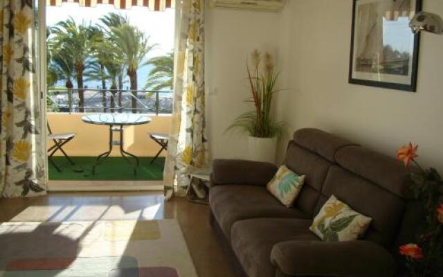 Apartment on the Croisette with sea view