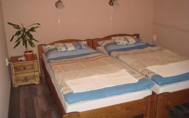 Platán Panzió