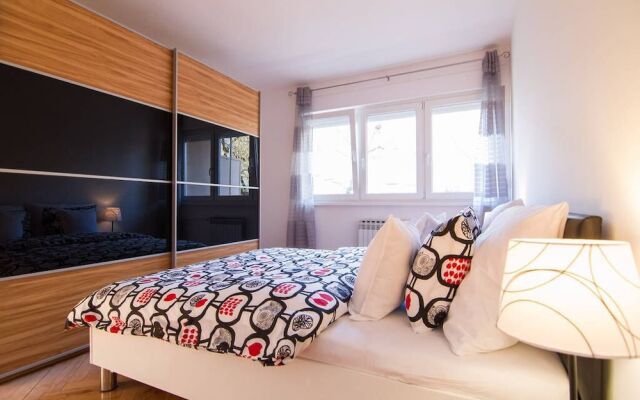 Apartment Sarita With the Balcony, Near the Main bus Station