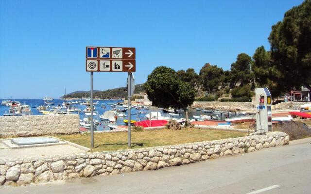 Apartments Green & Orange