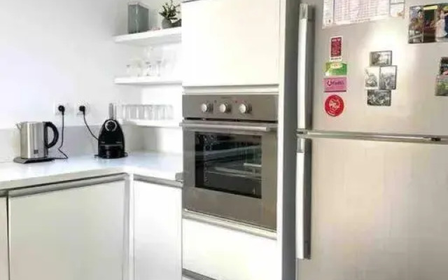 Sunny 3BR Apartment Golf Residence