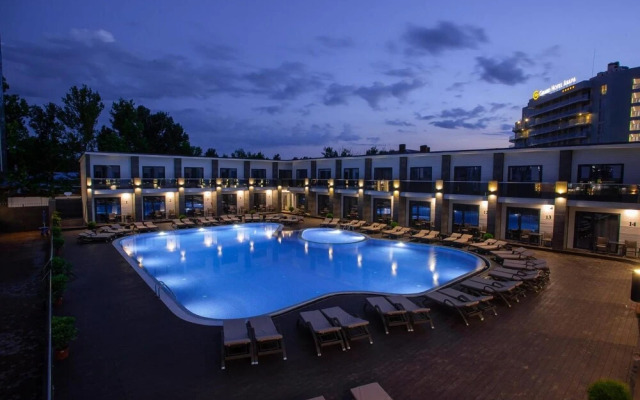 Grand Sapphire Village