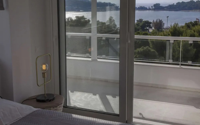 Luxury penthouse with stunning riviera view by GHH