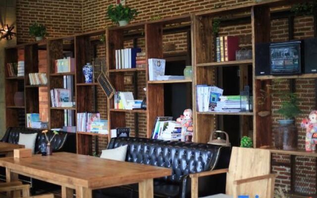 Momo Hostel