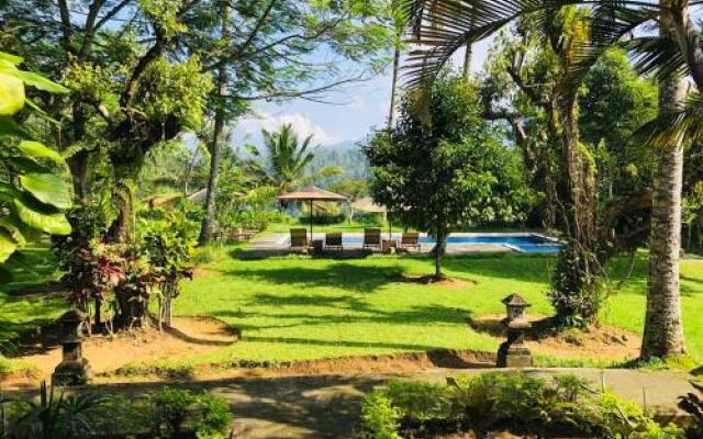 Mahagiri Resort & Restaurant
