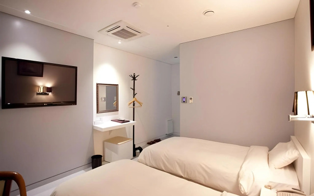 Dong Seoul Hotel