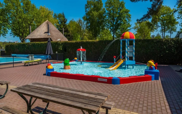 Comfortable Chalet Near Park De Veluwe