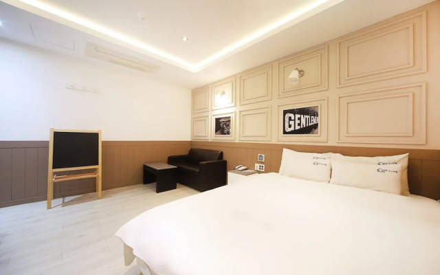 Changwon Myeongseodong Dosi Yeohaeng