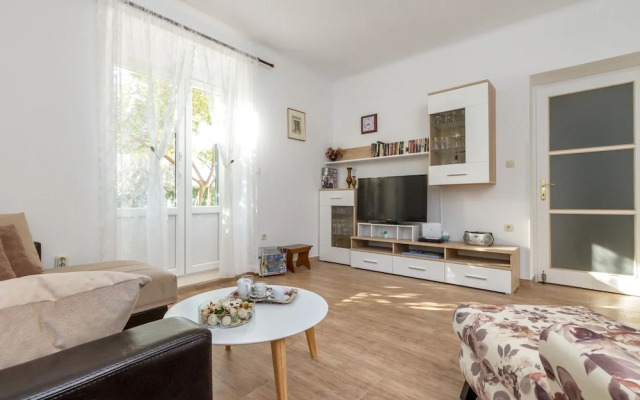 For All Seasons Apartment