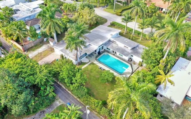 Gorgeous 5BR Home with Heated Pool