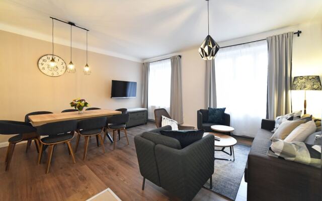 Premium Central Apartment & Room