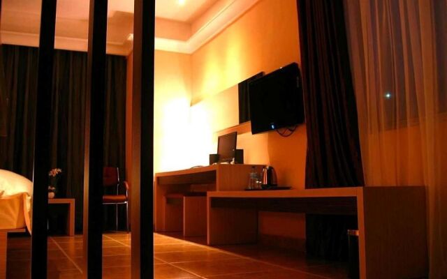 Yilai Hotel (Yantai Railway Station)