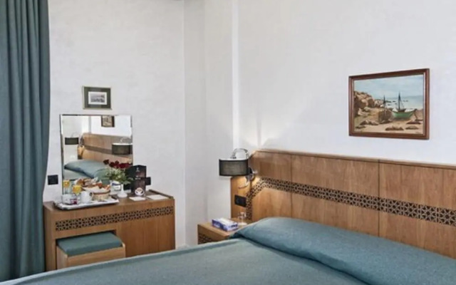 Hôtel L'Escale Fès