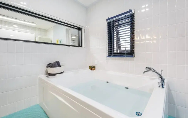 Gosung Shalala Private Pool & Spa Villa