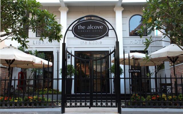 The Alcove Library Hotel