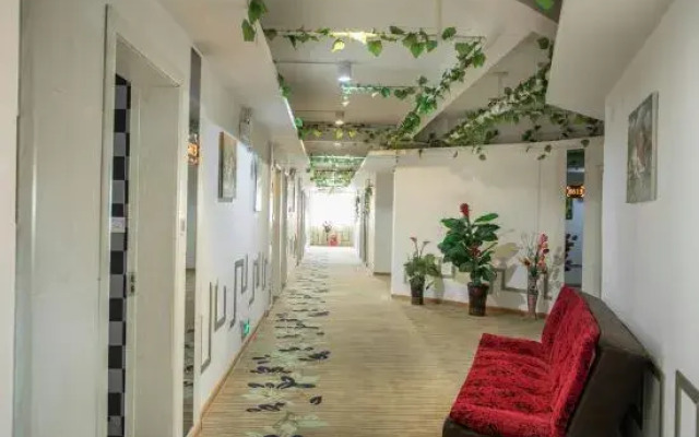 Jin Xiu Xiao Xiang Hotel (Guilin North High-speed Railway Station)