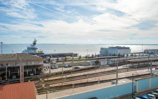 Apolónia 3 Frontal River View