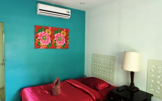 Baanrak Amphawa Homestay