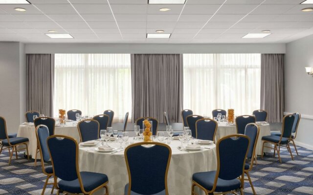 Embassy Suites Philadelphia - Valley Forge Hotel