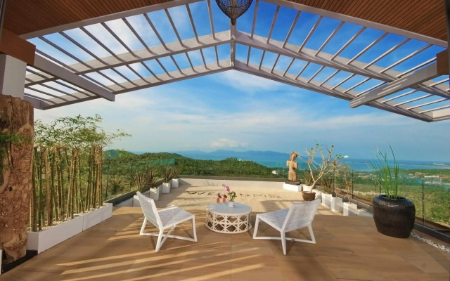 Luxury Villa Crystal Blue