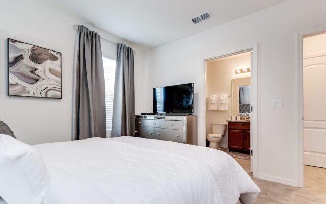 5280oak Luxury Ne 6 Bedroom 4.bath Home