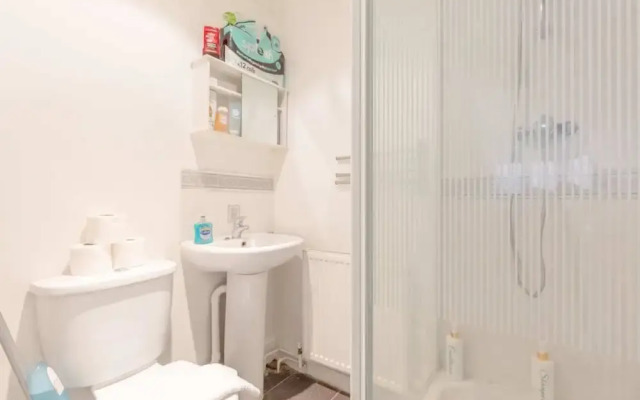 Studio W/private Patio Heart of Brixton, London!