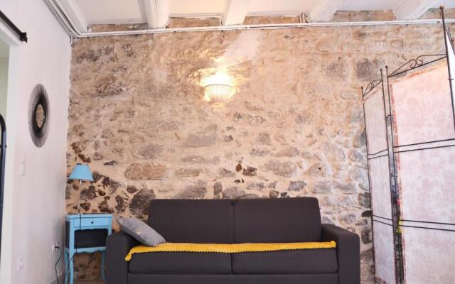 Charmant studio dans le centre historique de Vias