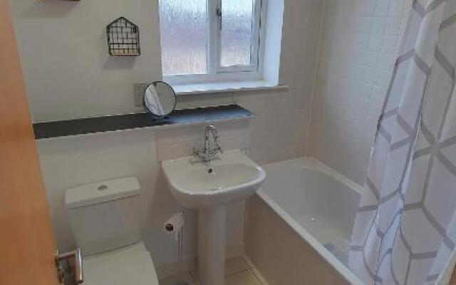 Rest&Recharge @ Robert Hall House by MediaCity (3-Bedroom, 2.5 Bathrooms, Free Parking)