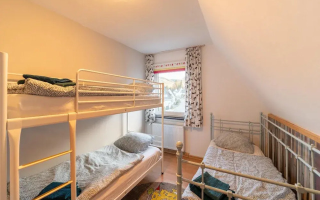 Cosy Holiday Home Yalet in Brilon-wald