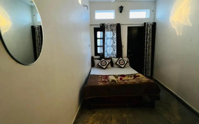 Suri Guest House