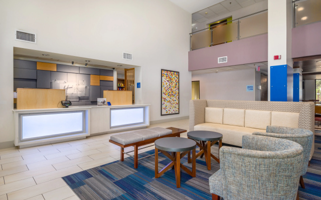Holiday Inn Express Hotel & Suites Phoenix-Airport by IHG