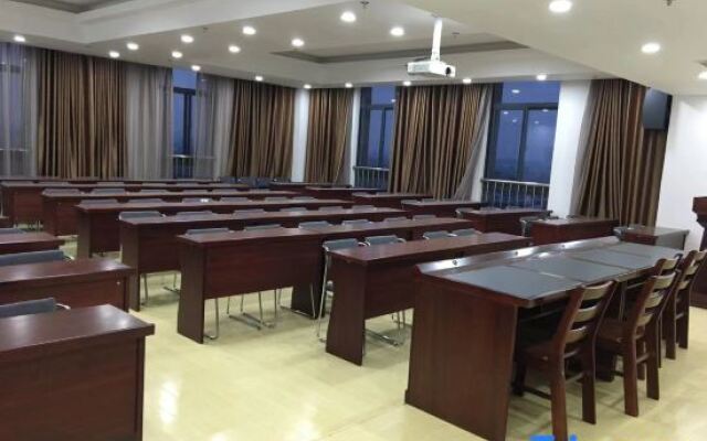 Yancheng High-tech Zone Business Hotel (High-tech Zone Bus Station Branch)