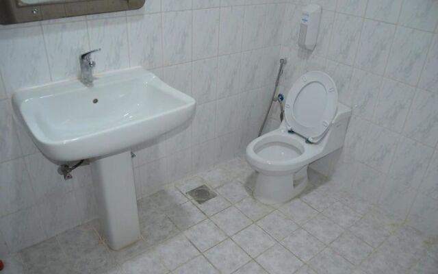 Akaduniya Furnished Apartments 2