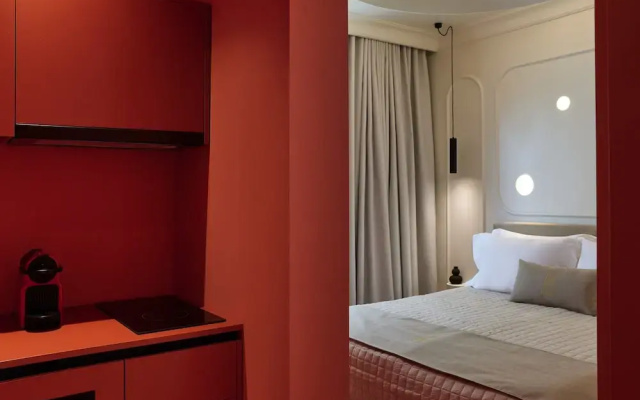 Dwell - Elegant City Stay