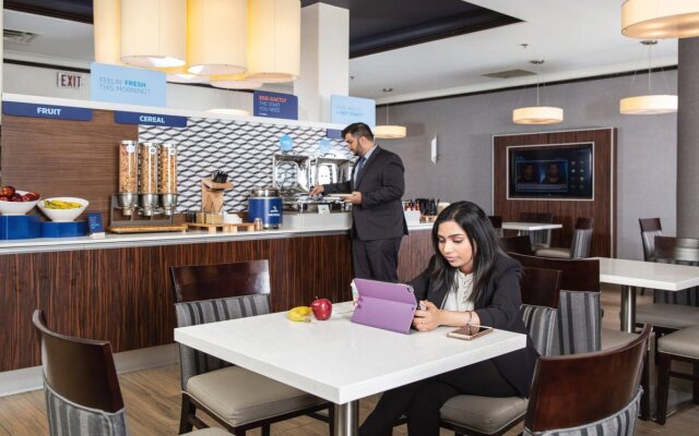 Holiday Inn Express Edmonton Downtown by IHG