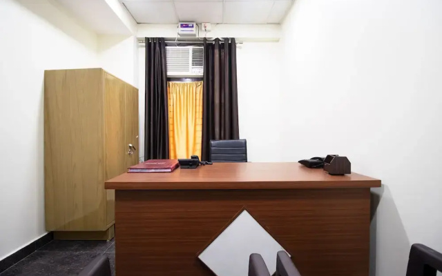 OYO 42732 Qlark Palace