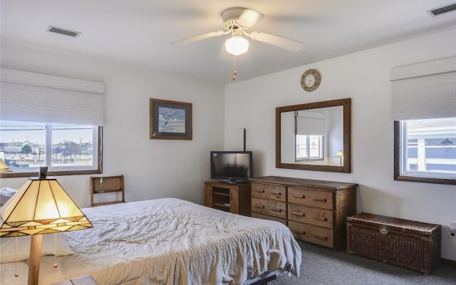 208 Hollywood Street by Long & Foster