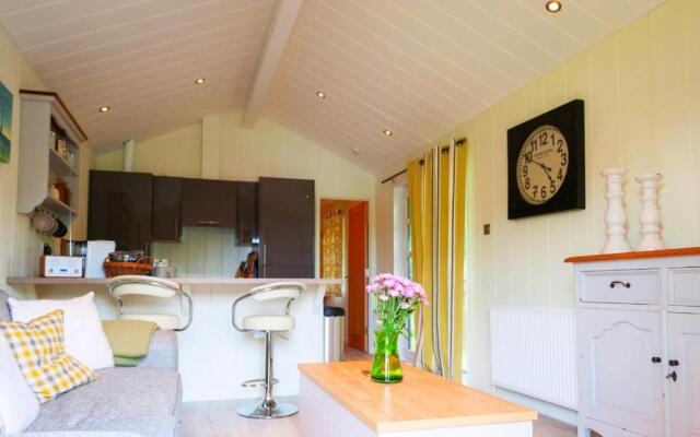 The Lodge by the Lake, Dunbar