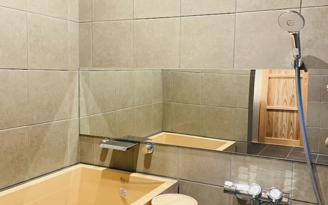 Kouhaku Kinkaku Kotobuki