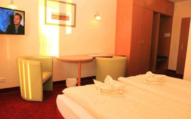 Strandhotel & Restaurant Mirow