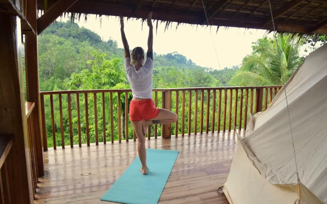 Beso Hilltop Retreat - Hostel