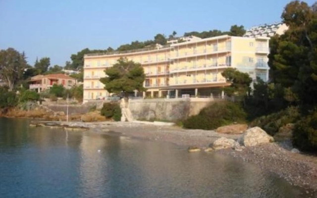 Golden View Beach Hotel