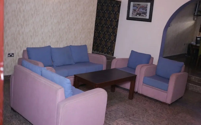 Aliz Ambruz Hotel