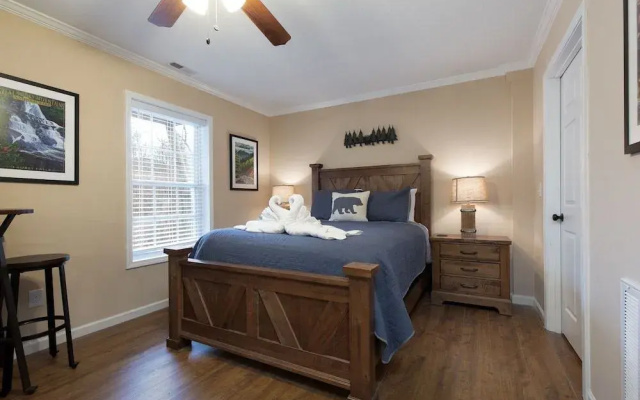 Misty Hollow by Jackson Mountain Rentals