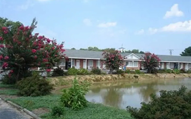 Washington & Lee Motel